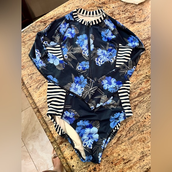 Wonder Nation Girls one piece long sleeve bathing suit - Picture 1 of 3